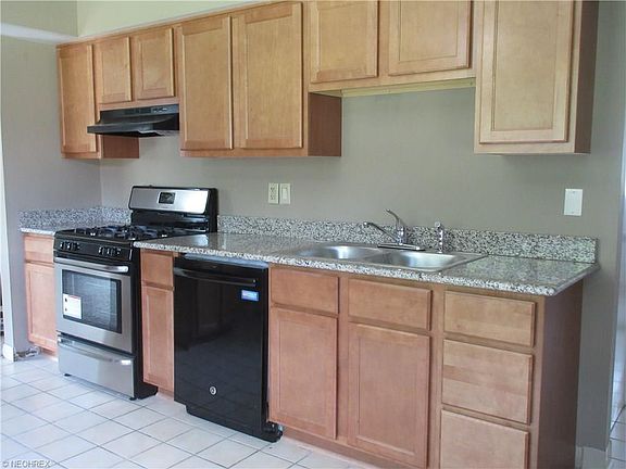 3rd image of 5965 Ashcroft Dr