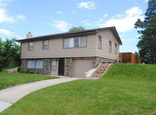 3530 Morningview Dr, Rapid City, SD 57702