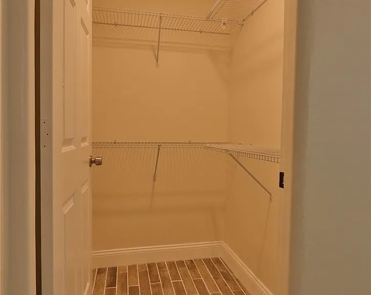 11 California Rd — Photo 16
