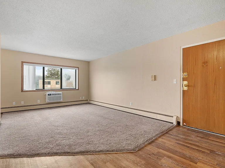 Clark Place Apartments & Townhomes — Photo 7
