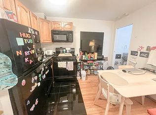 212 E 10th St APT 2A, New York, NY 10003