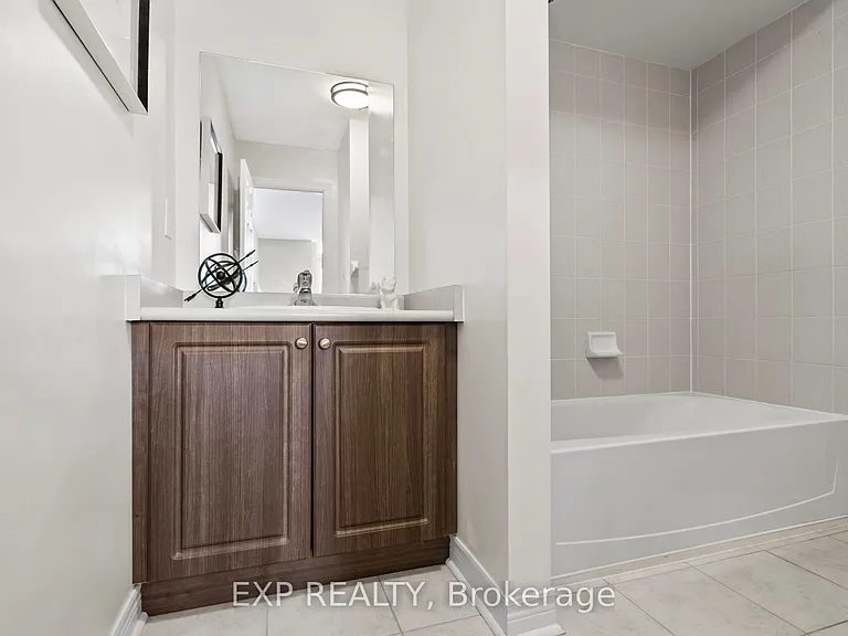 131 Greenwood Rd — Photo 25