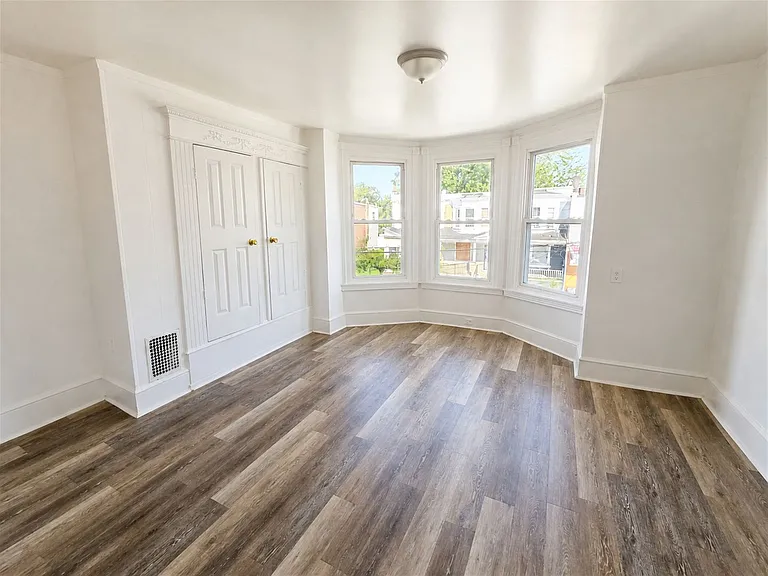 2238 N Pine St — Photo 11