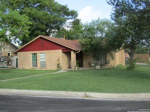 1504 Parkview LN, San Marcos, TX 78666