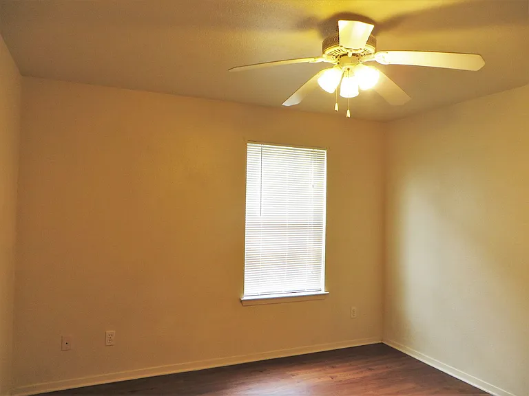 2216A Katy Ln — Photo 12