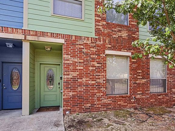 3rd image of 2109 Houston Ave