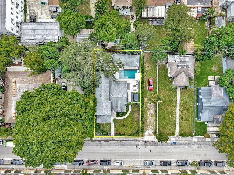 150 NE 50th Ter — Photo 125