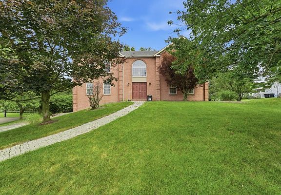2nd image of 3602 Windsor Ct
