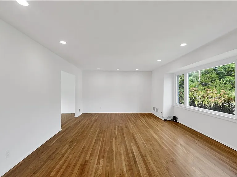 118 Van Etten Blvd — Photo 27