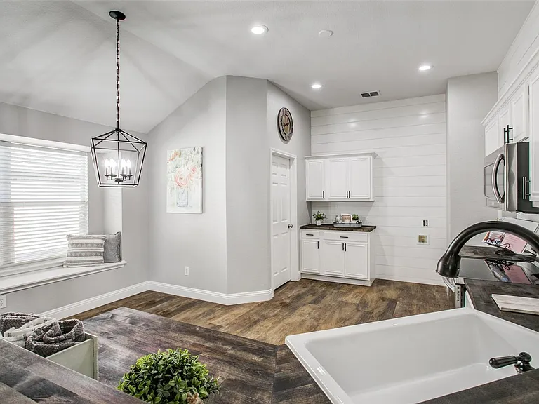 4852 Ambrosia Dr — Photo 7