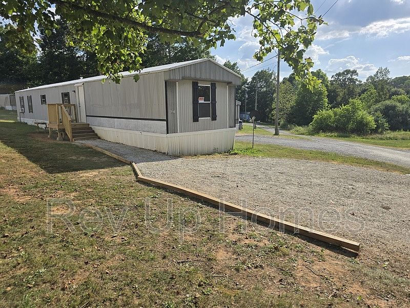 1st image of 127 Fred Dr