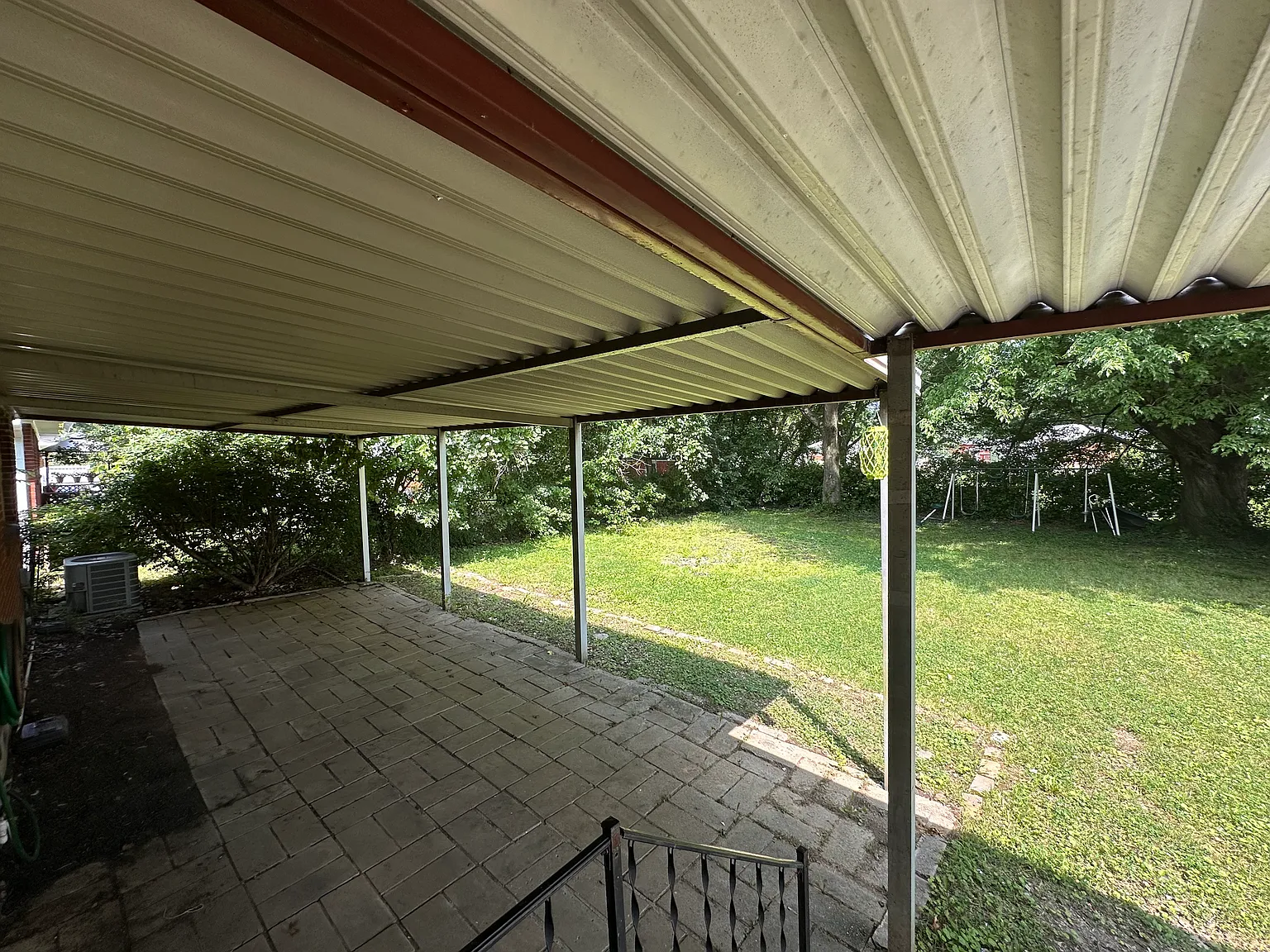 3 bed, 1025 sqft, $1,650 — Photo 3