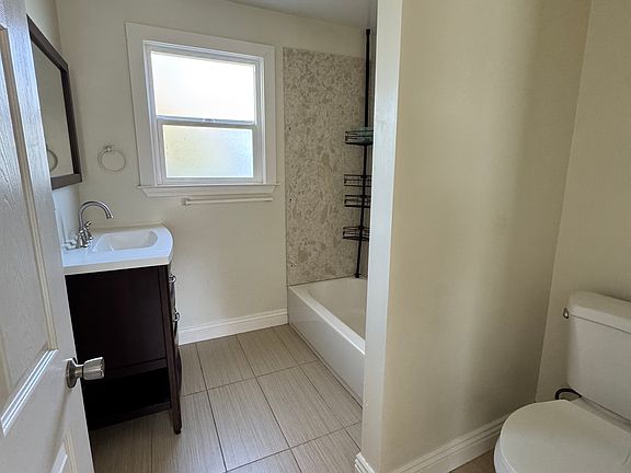 3rd image of 4742 Hillside Dr