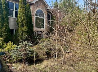 5693 Neola Rd, Stroudsburg, PA 18360