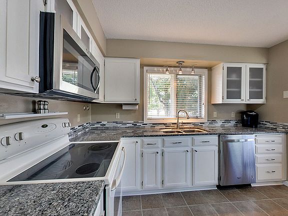 Granite counters, SS apps.