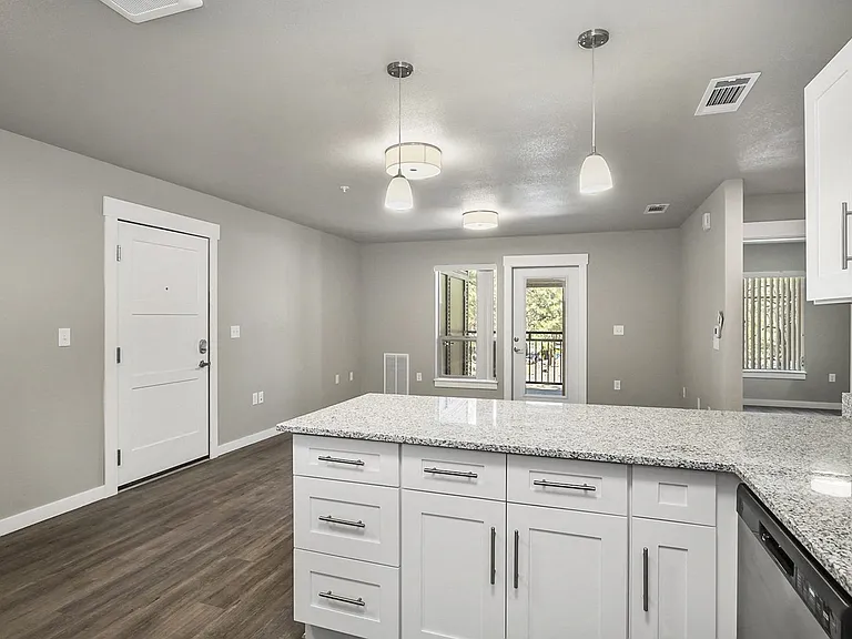 Stillwater Crossing Apartments — Photo 63