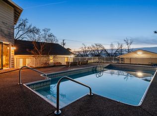 4935 Cherry Ln, Medford, OR 97504