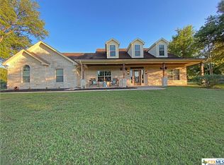 1201 E Creekview Dr, Salado, TX 76571