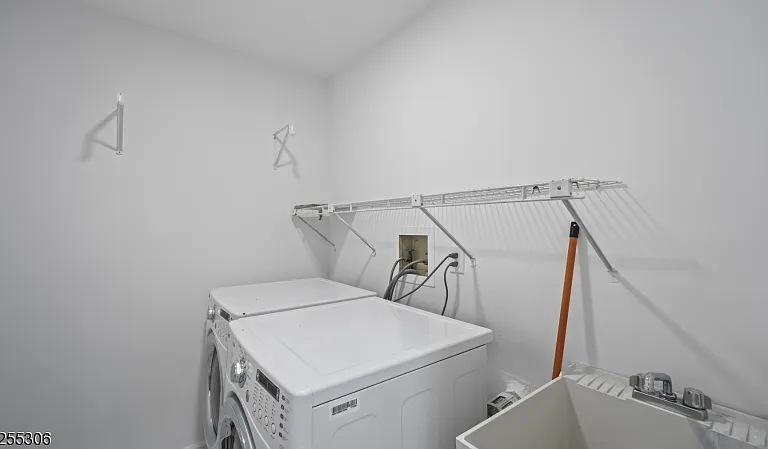 1306 Stech Dr — Photo 29