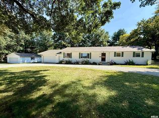 349 E Chapel St, Mount Auburn, IL 62547