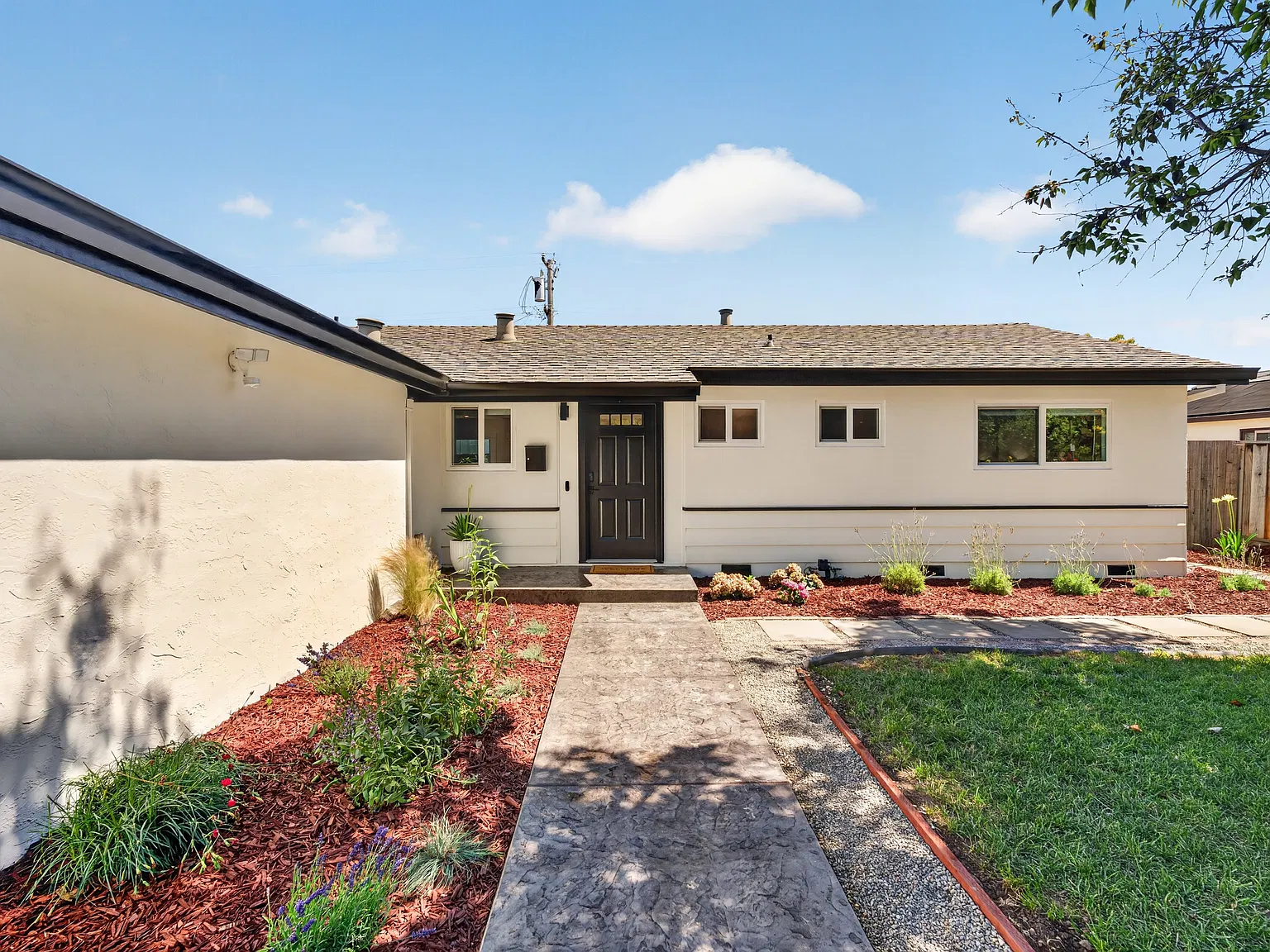 3 bed, 1200 sqft, $5,000 — Photo 2