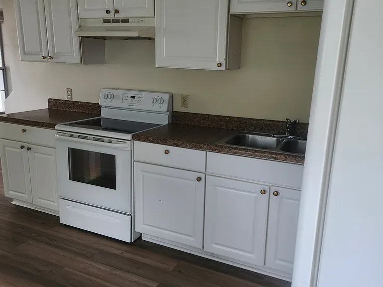 6024 Godwin Blvd — Photo 10