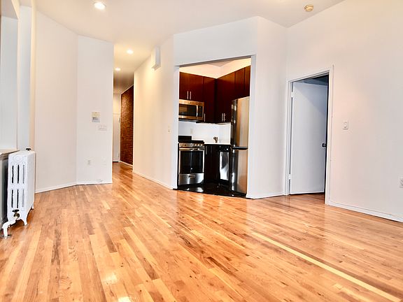 4th image of 605 W 112th St APT 2e