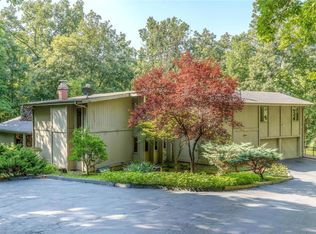 5 Chesterfield Lakes Rd, Chesterfield, MO 63005