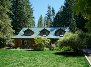 3930 Goldfinch Ln, Clinton, WA 98236