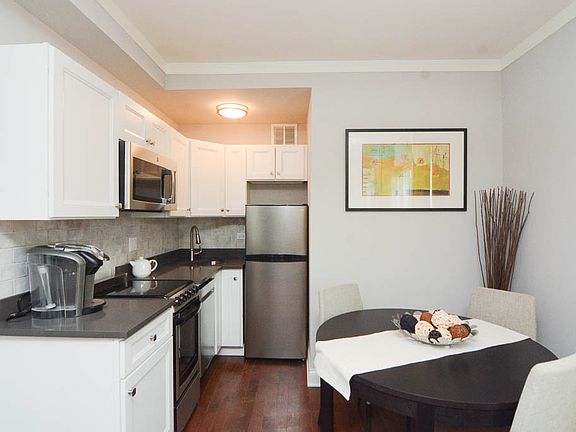 5th image of 640 W Wrightwood Ave #312
