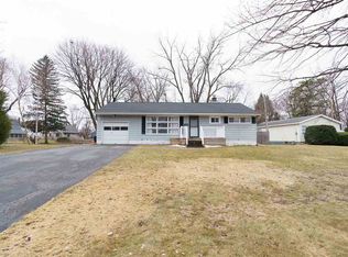 59 Red Fox Dr, Albany, NY 12205