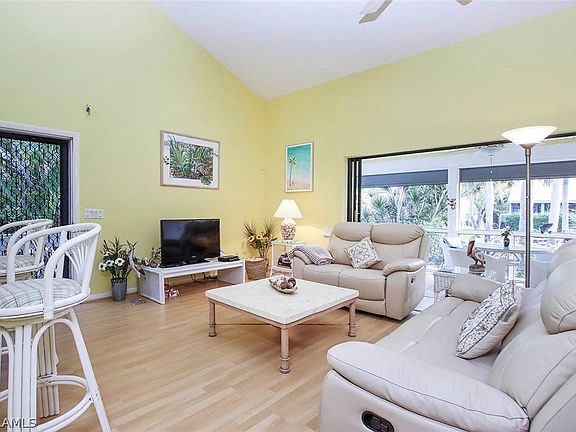 4th image of 732 Donax St #7