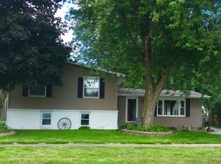 714 E 10th St S, Newton, IA 50208