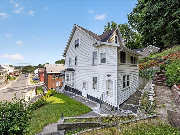 4th image of 203 Woods Rd