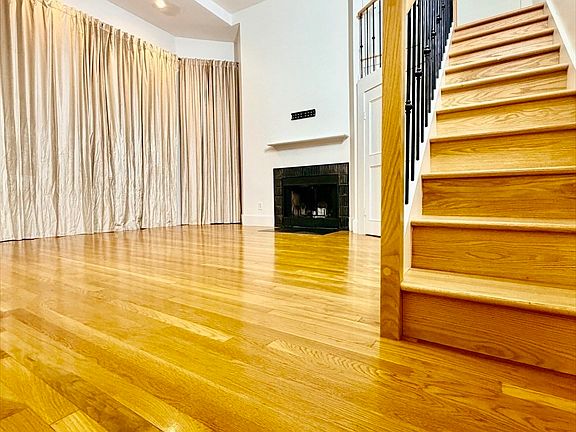 2nd image of 328 Dartmouth St APT 8