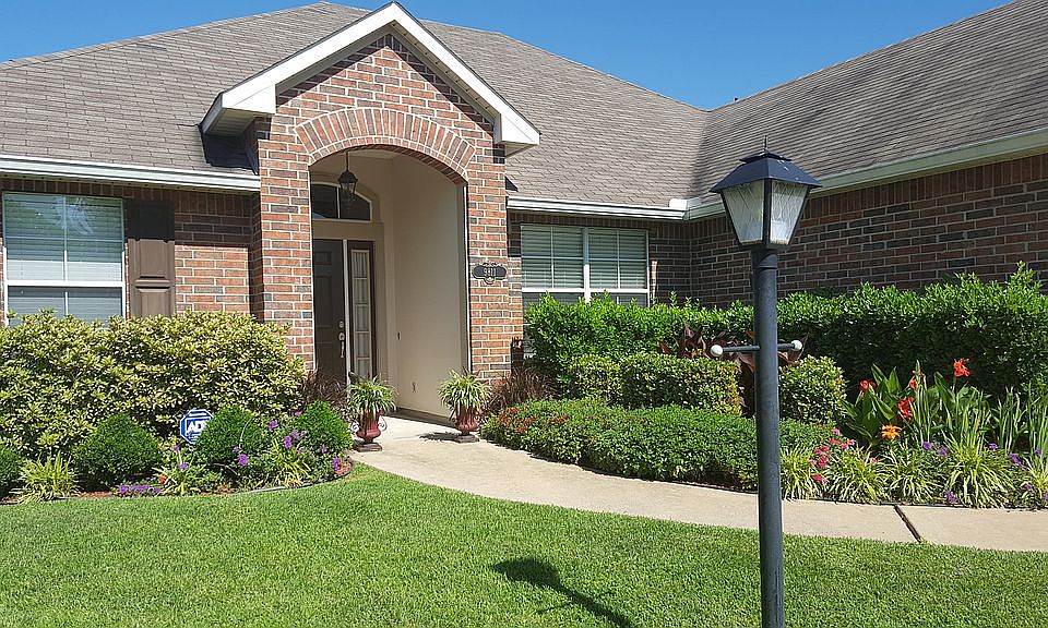 1st image of 9811 Paragon Ln
