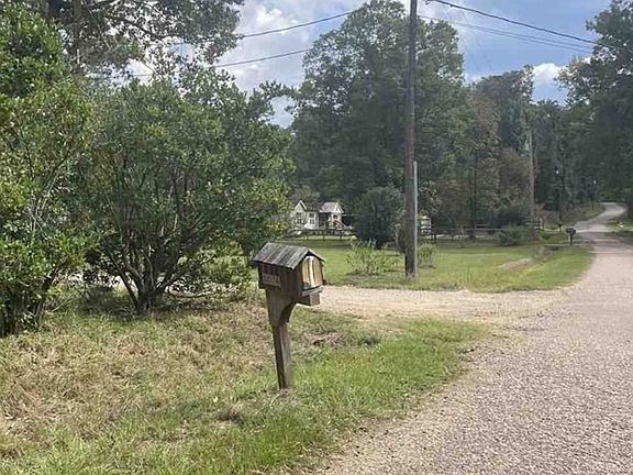 Exterior Neighborhood (street photo)