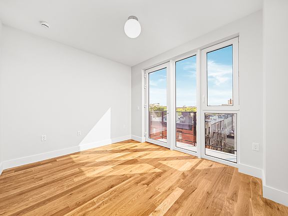 5th image of 69 Hope St #604