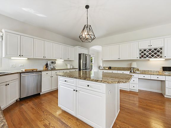 5th image of 1400 Monarch Cir