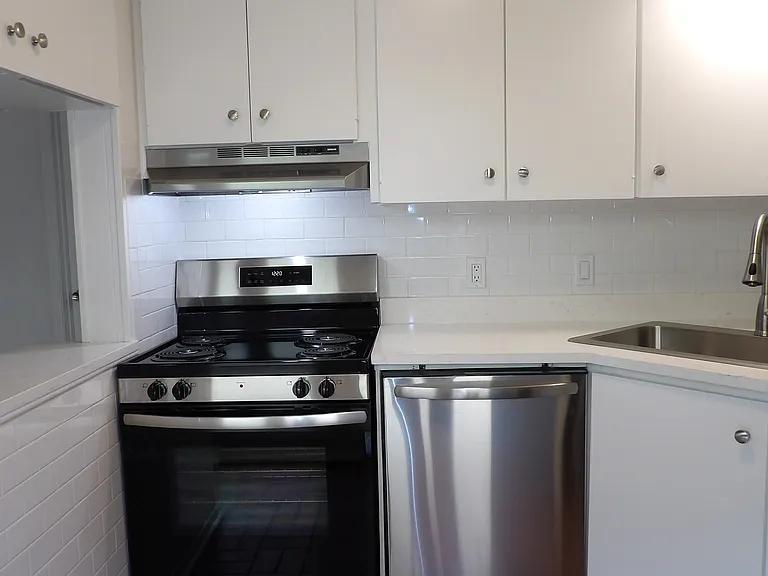 4331 Buena Vista St #101 — Photo 5