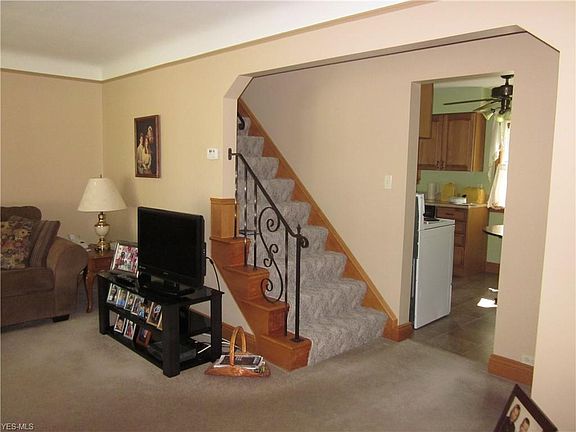 3rd image of 4895 Summer Ln