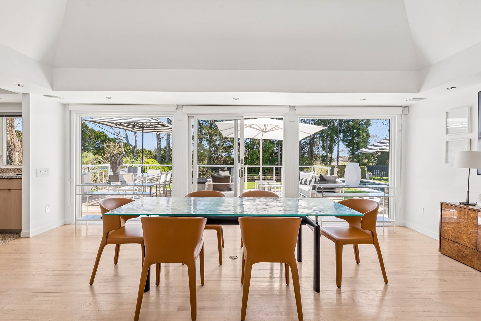  opens to back deck