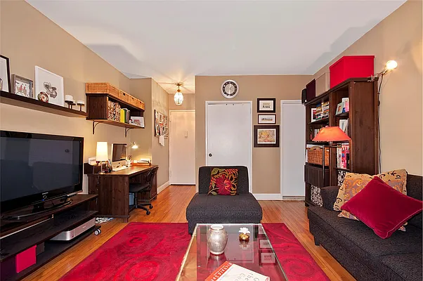 Rented by Douglas Elliman | media 7