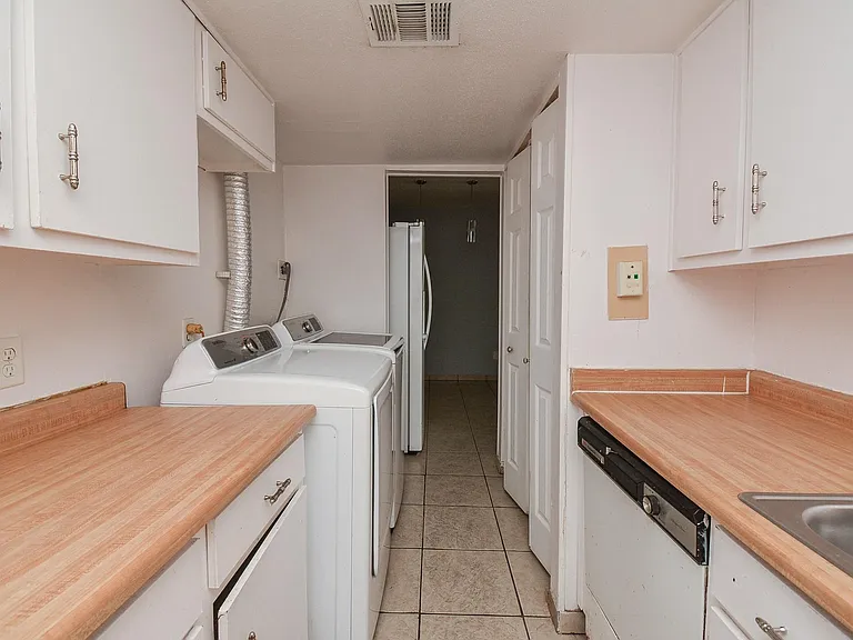 9009 Richmond Ave #411 — Photo 12