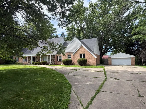 1822 W Pearl City Rd, Freeport, IL 61032