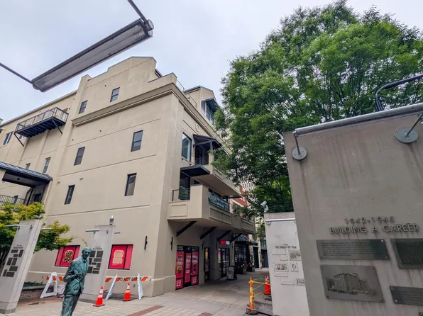 233 N Main St APT 305, Greenville, SC 29601