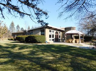 678 N Port Washington Rd, Grafton, WI 53024