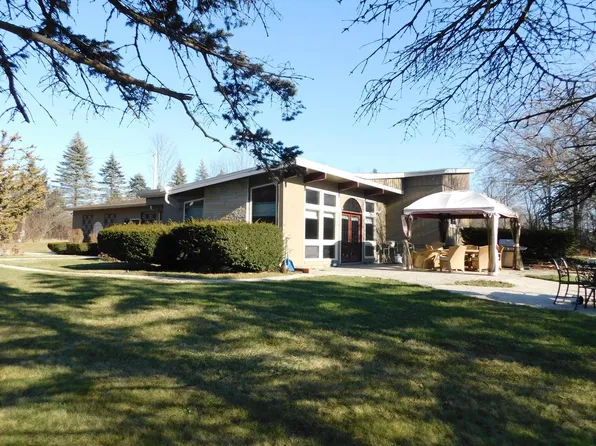 678 Port Washington ROAD, Grafton, WI 53024
