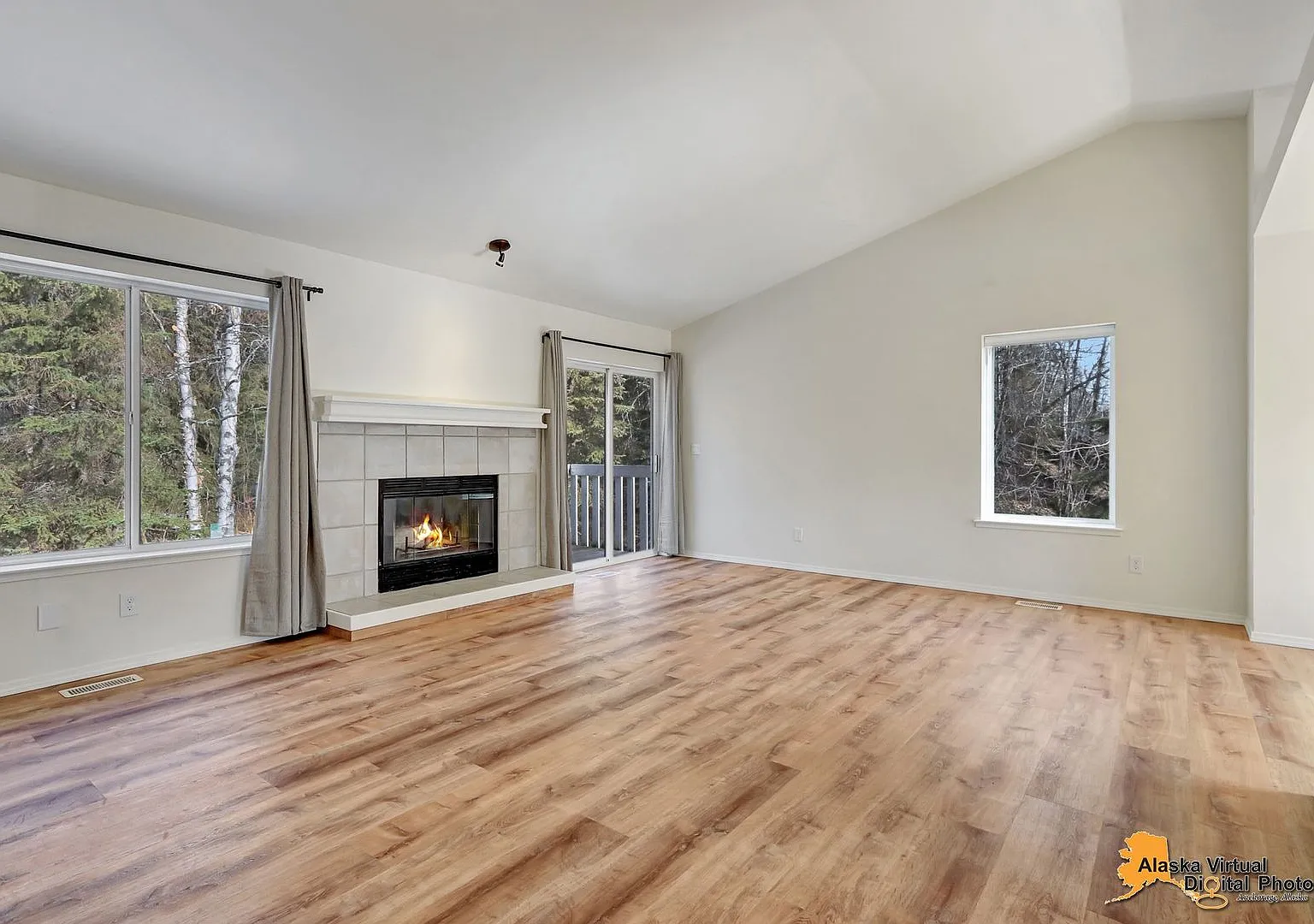 18727 Danny Drive — Photo 2