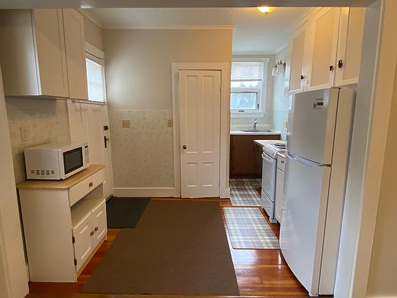Entrance and kitchen area